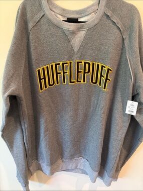 Harry Potter wizarding world Hufflepuff Gray Crewneck Sweatshirt